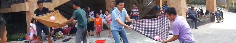 Games Lempar Bola dengan sarung (Tifanny Magdalena)